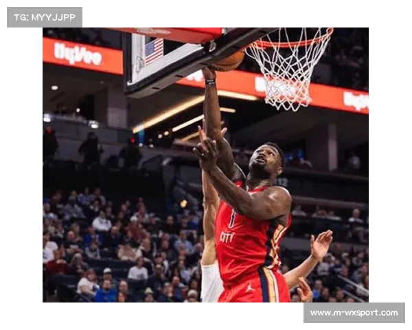 加时赛火箭鹈鹕比分紧咬，锡安强突内线制造犯规