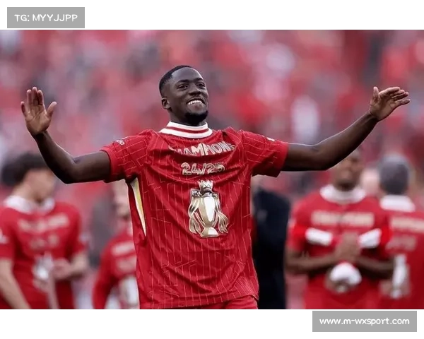 利物浦主帅斯洛特确认正与科纳特谈判续约，希望留住法国后卫